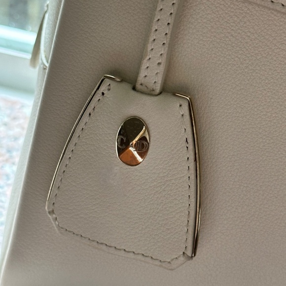 Christian Dior - Picture 4 of 10